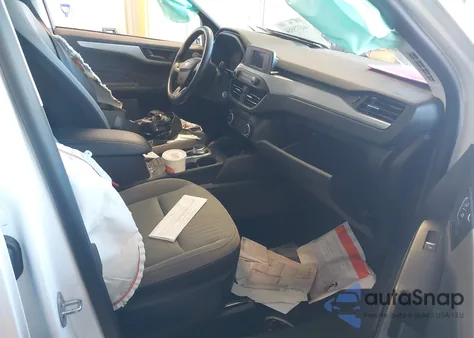 2022 Ford Escape S z USA, uszkodzony, nr VIN 1FMCU0F65NUB58018